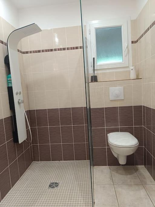 Appartement 2 A 4 Personnes Antraigues Екстериор снимка