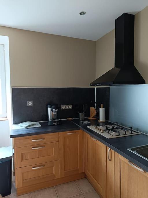 Appartement 2 A 4 Personnes Antraigues Екстериор снимка